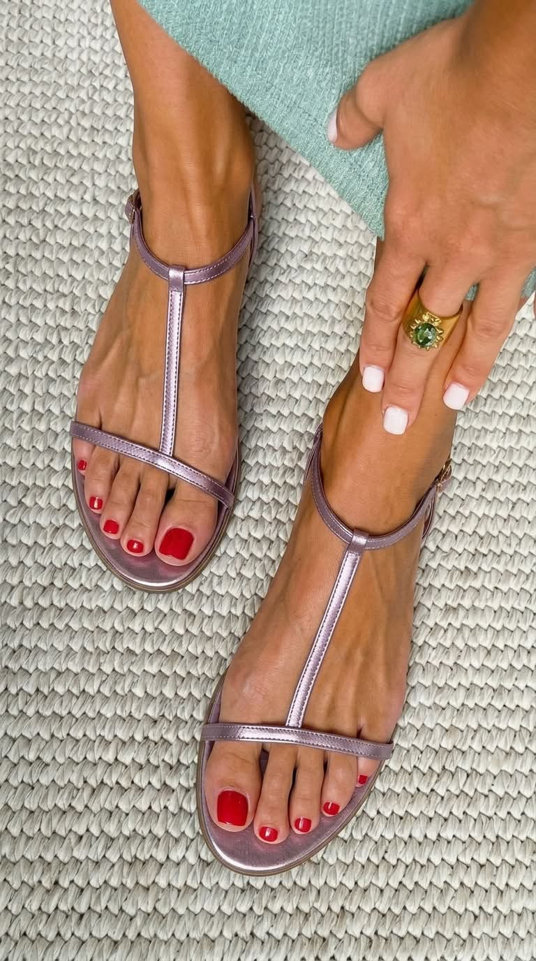 Zafira - Sandalias  Planas Metálicas con Tiras en T para Verano